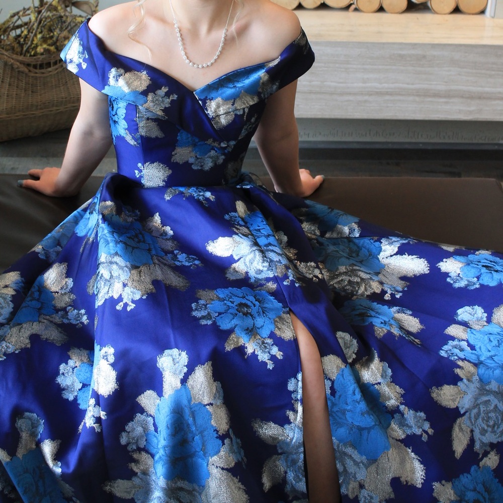 VAL STEFANI Royal Blue Formal Gown